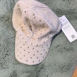 Nwt Stylish Cream Cap with Gold Studs